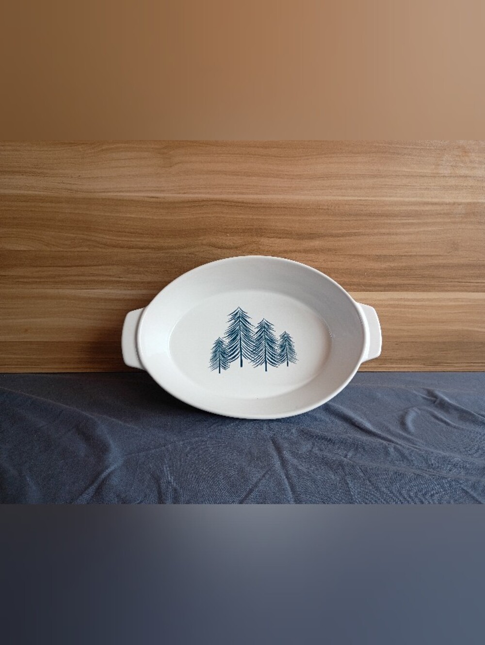 Crofton Stoneware Christmas Art White Casserole Oven Baking Dish Oval 13” X 8.5”